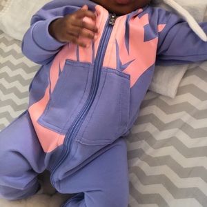 NIKE JUMPSUIT 6M. WORN ONCE!